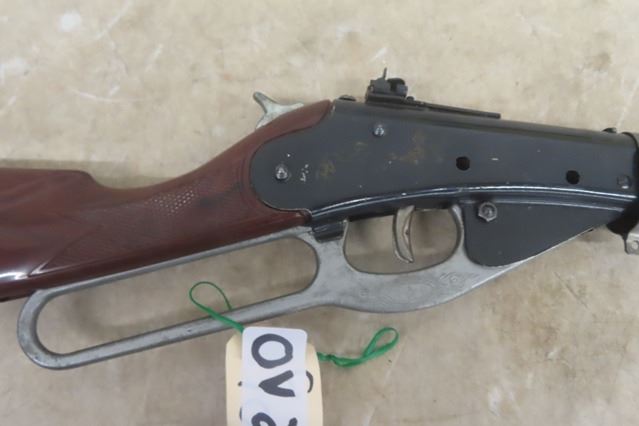 Daisy Model 94 Red Ryder Carbine LA BB Gun with Saddle Ring