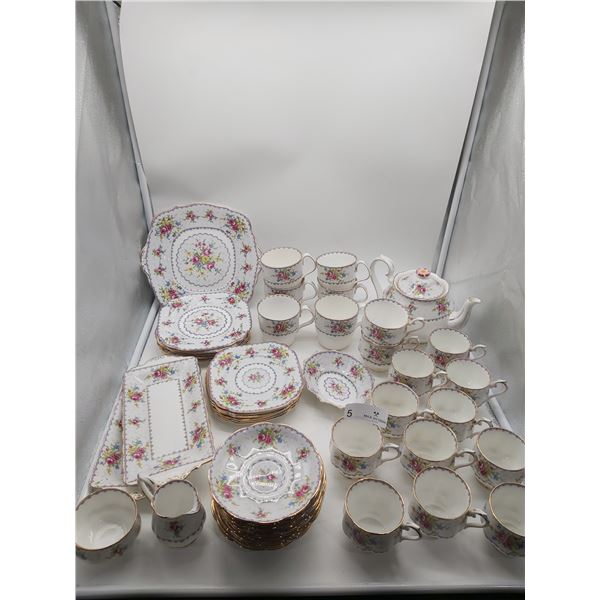 Royal Albert China Set (Petit Point Pattern)