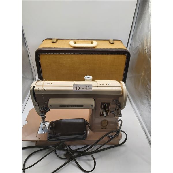 Vintage Singer Sewing Machine with Foot Pedal (Tested) with Case