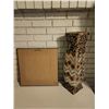 Image 2 : Large Vase & Framed Woodland Print