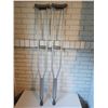 Image 1 : Aluminum Adjustable Crutches