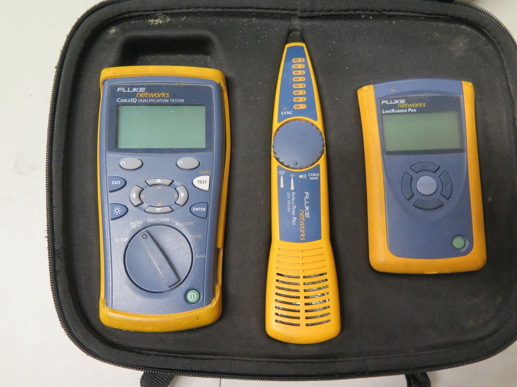 Fluke Networks Cable IQ Qualification Tester w/ IntelliTon Probe in