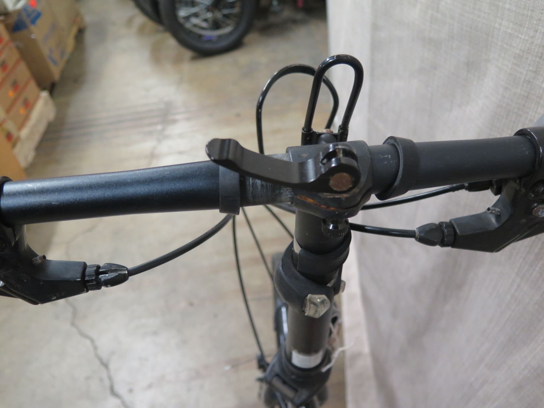 Durban Folding Street Bike w/ Rear Rack Oahu Auctions