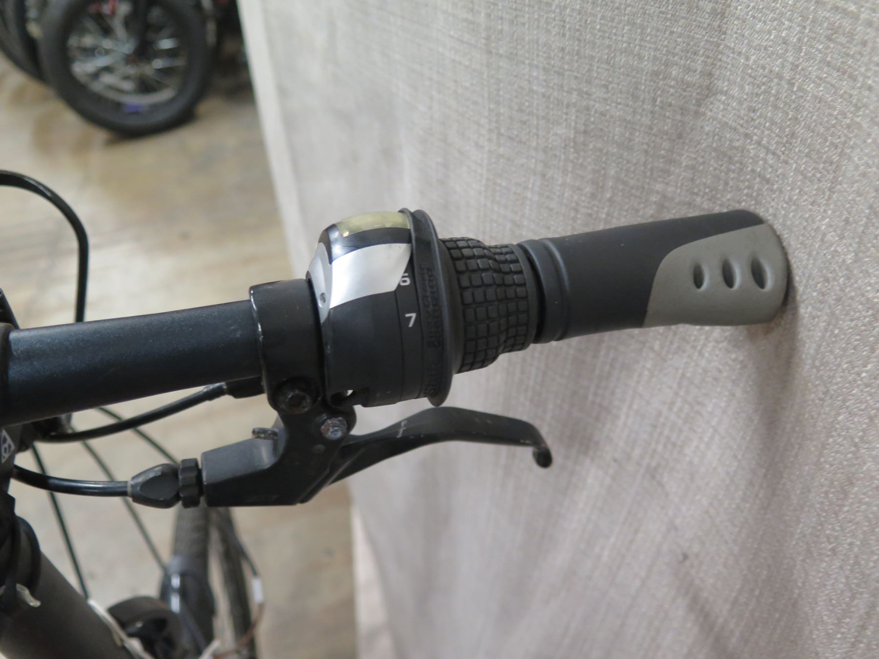 Durban Folding Street Bike w/ Rear Rack Oahu Auctions