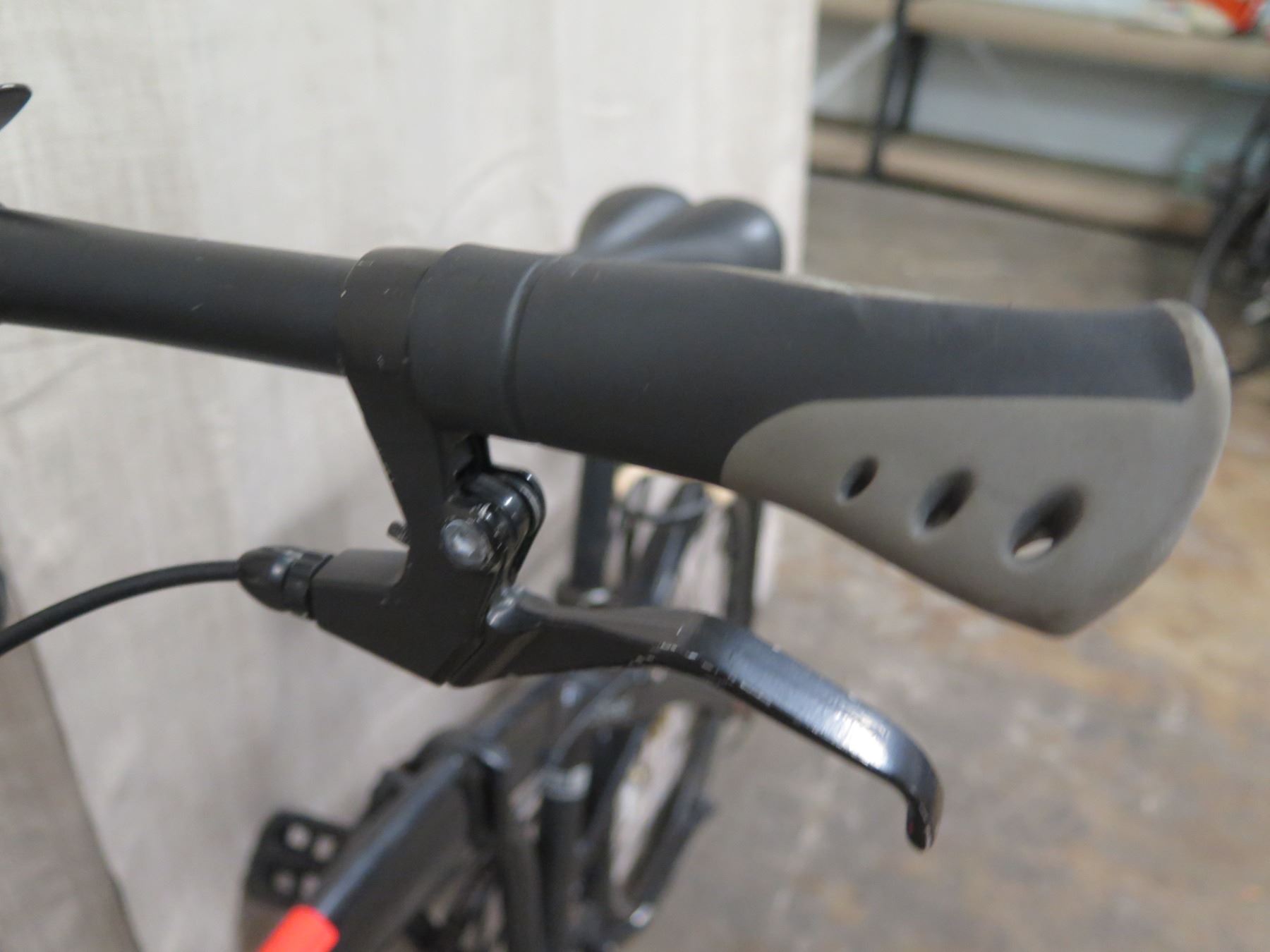 Durban Folding Street Bike w/ Rear Rack Oahu Auctions