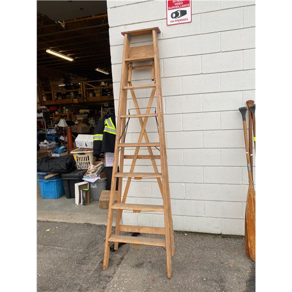 8 foot wood ladder