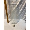 Image 1 : Crib board and pegs