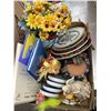 Image 1 : Decor and miscellaneous