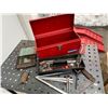 Image 1 : Tool box and content