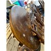 Image 2 : Pedistal table and 4 chairs table top needs refinishing