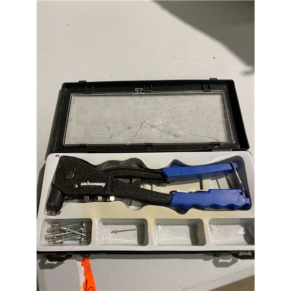 Benchmark rivet gun