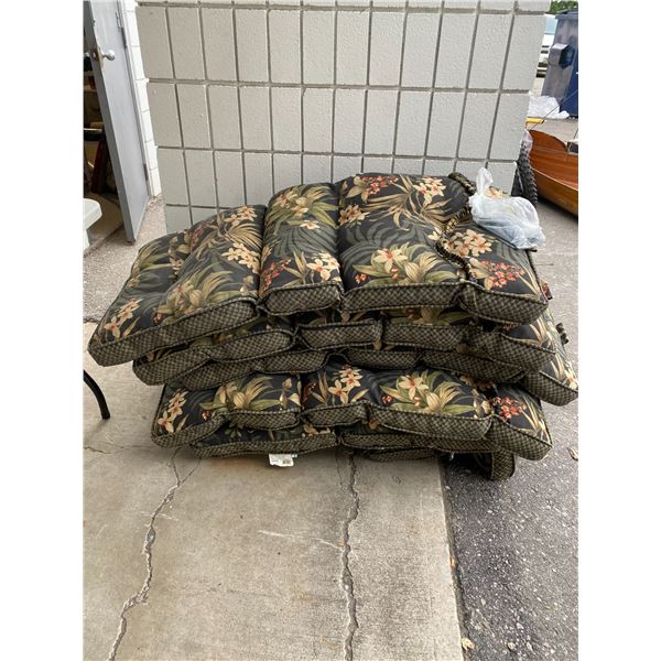 6 patio cushions