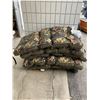 Image 1 : 6 patio cushions