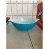 Image 1 : Pyrex bowl