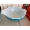 Image 2 : Pyrex bowl