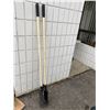 Image 1 : Post hole digger