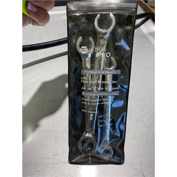 Flare nut wrench set