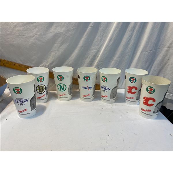 Vintage 7eleven cups