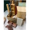 Image 1 : Wine bottle stand, placemats, bread box and other items