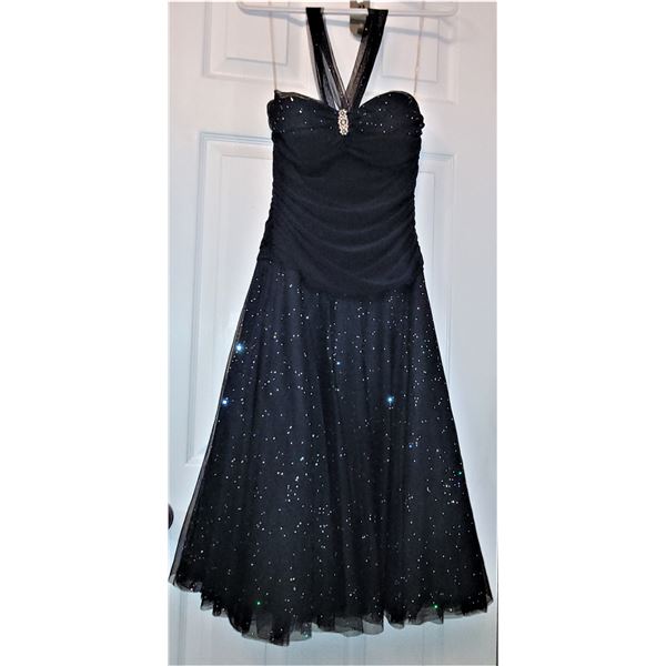 STUNNING BLACK STRAPLESS COCKTAIL DRESS BY B SMART. SIZE 7-8