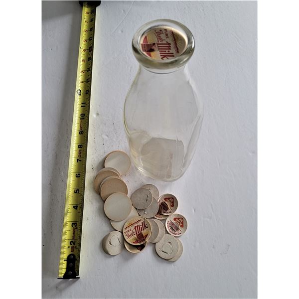 VINTAGE 1 QUART GLASS MILK BOTTLE WITH CARDBOARD LID PLUS OTHER LIDS