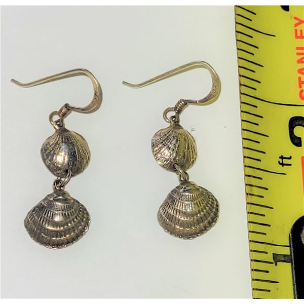 VINTAGE ESTATE STERLING SILVER SHELL DROP EARRINGS