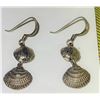 Image 2 : VINTAGE ESTATE STERLING SILVER SHELL DROP EARRINGS
