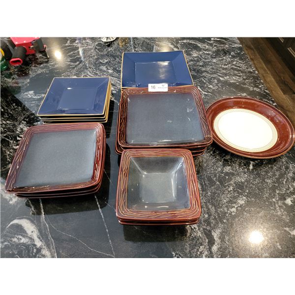 2 Sets of Matching Dishware