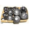 Image 1 : LARGE LOT (2 BOXES) OF BLACK MELAMINE DISHWARE