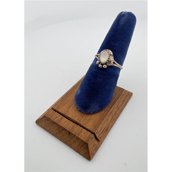 Navajo Sterling Silver Mother of Pearl Ring