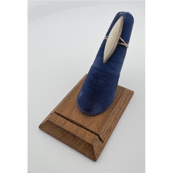 Navajo Sterling Silver Mother of Pearl Ring