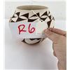 Image 4 : Acoma Pueblo Indian Pottery Pot Vase