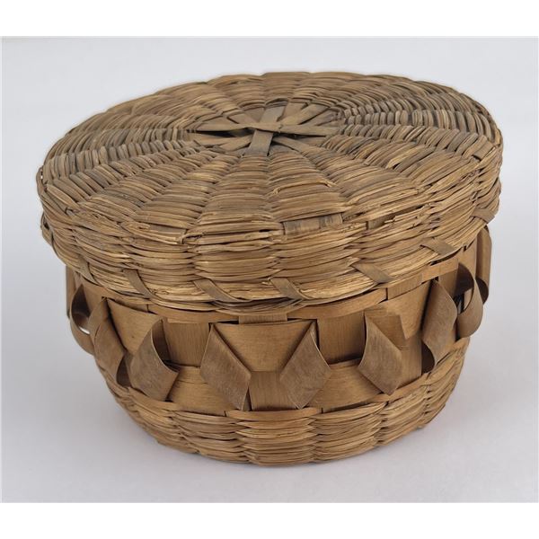 Winnebago Ho-Chunk Indian Basket