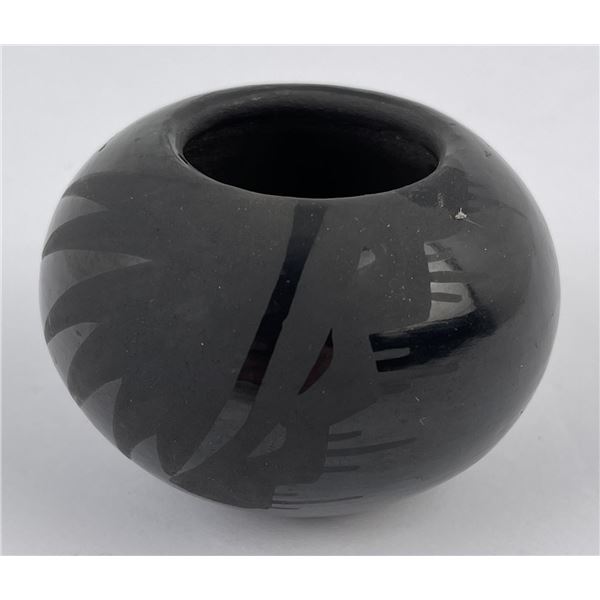 Santa Clara Pueblo Indian Pottery Vase Pot