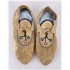 Image 1 : Cree Native American Indian Beaded Moccasins
