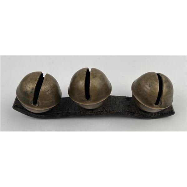 thumbnail image 2 of 100 Antique Brass Jingle Bells – 25mm (1 Inch) – For Crafts, Primitive, Steampunk 2 of 6