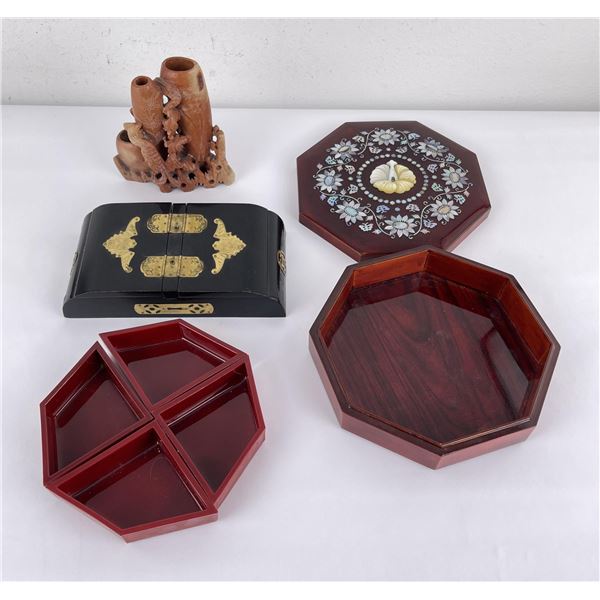 Group of Asian Collectables