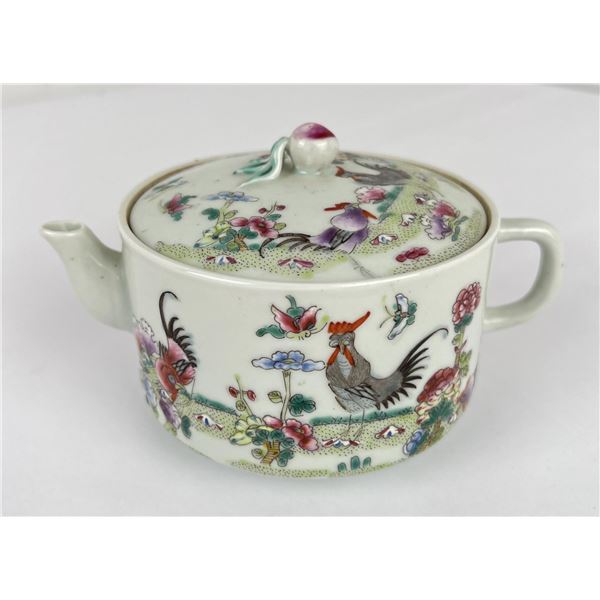 Antique Chinese Export Porcelain Teapot