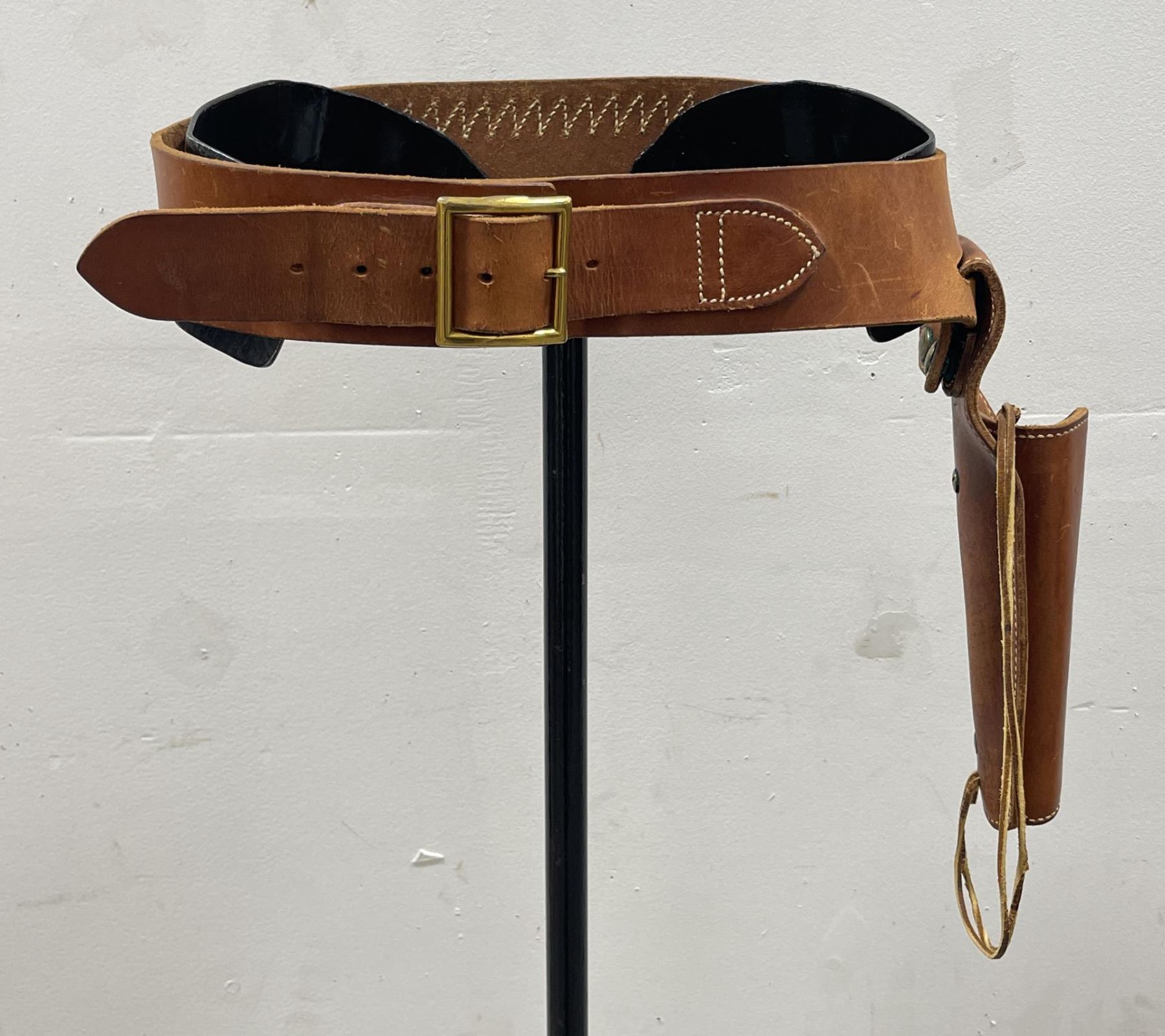 Hunter Leather Gun Belt and Holster