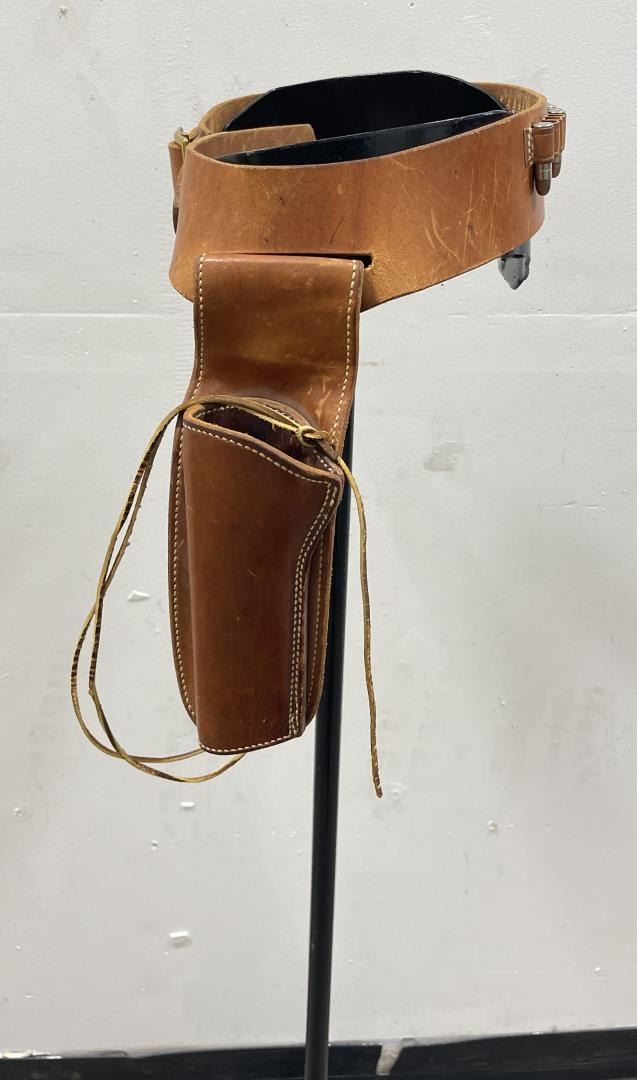 Hunter Leather Gun Belt and Holster