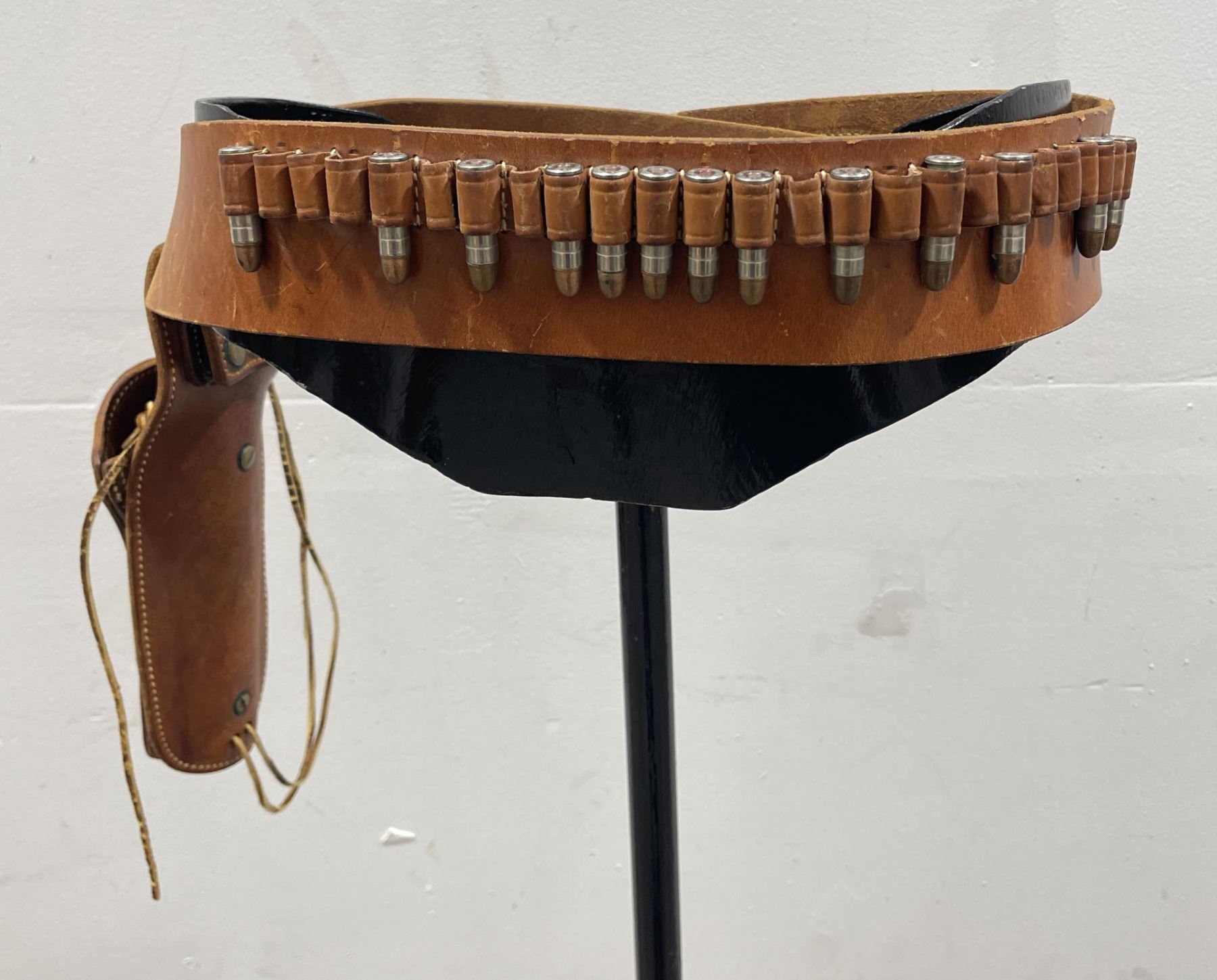 Hunter Leather Gun Belt and Holster