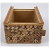 Image 2 : Vintage Japanese Wood Inlaid Puzzle Box