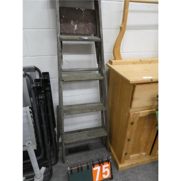 Vintage 5 ft wooden ladder
