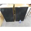 Image 1 : set of speakers