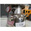 Image 2 : Coleman camping lantern