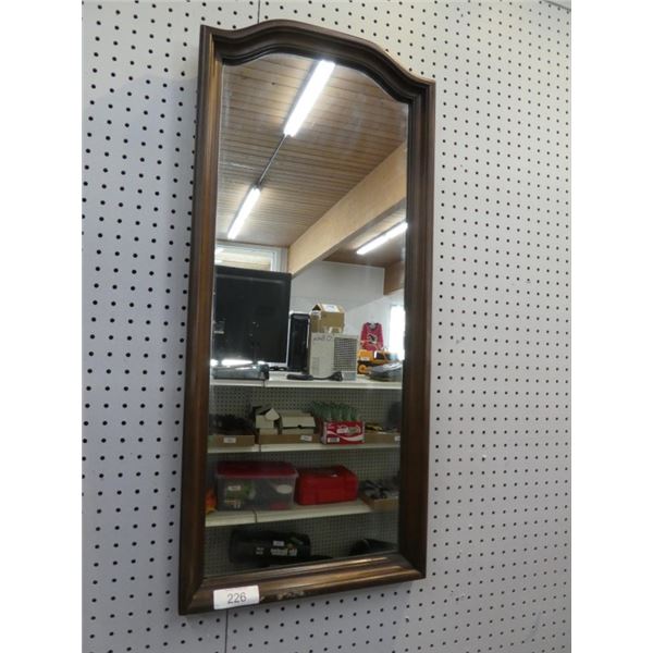 Wall mirror