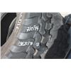 Image 6 : Dunlop Pair of 365/70R18 tires, 95% tread