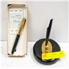Image 1 : VINTAGE PARKER PEN WITH A PARKER PEN STAND