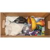 Image 1 : BOX OF ANTIQUES AND COLLECTIBLES