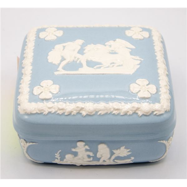 WEDGEWOOD EMBOSSED KEEPSAKE BOX